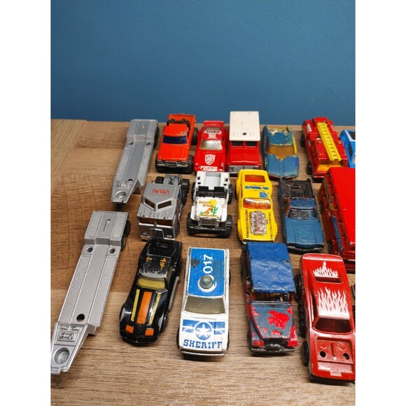 Vintage Lot of 24 Matchbox Trucks Toy‎ Cars 72-73-75-77-78-79-81-91 - Picture 2 of 6